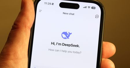 DeepSeek o chińskich zbrodniach. Model AI sam się ocenzurował