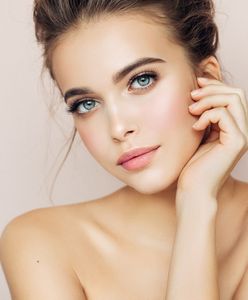 Naturalny makijaż. Chroń skórę, wybierając ekologiczne oraz zdrowe kosmetyki