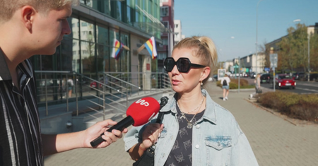 Cyfryzacja Polski. "Wszystko można załatwić, a kiedyś kolejki od 8 do 14"