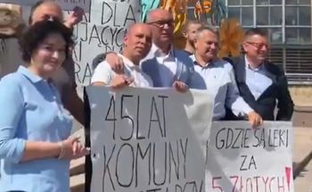 Protestowali wobec Lewicy. Czarzasty zdumiał gestem