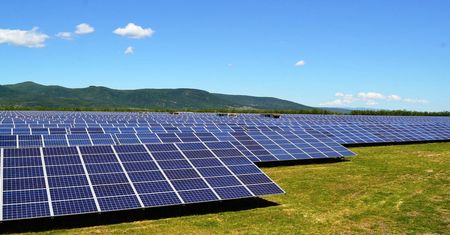 Orlen buduje elektrownię słoneczną. Gigant przejęty od Brytyjczyków
