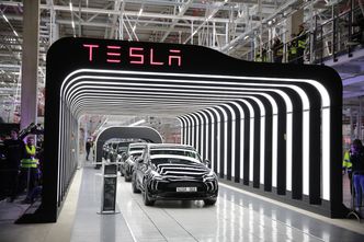 Tesla zwalnia w Niemczech, także Polaków. Oto powód