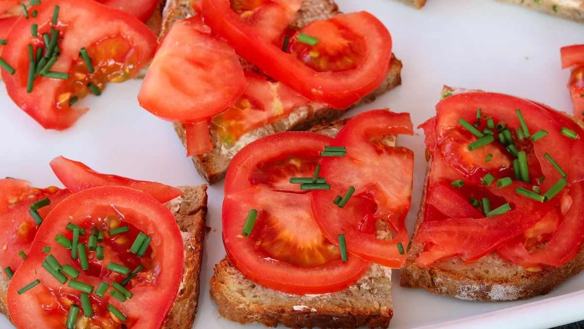 Kanapki z pomidorem będą smakowały lepiej