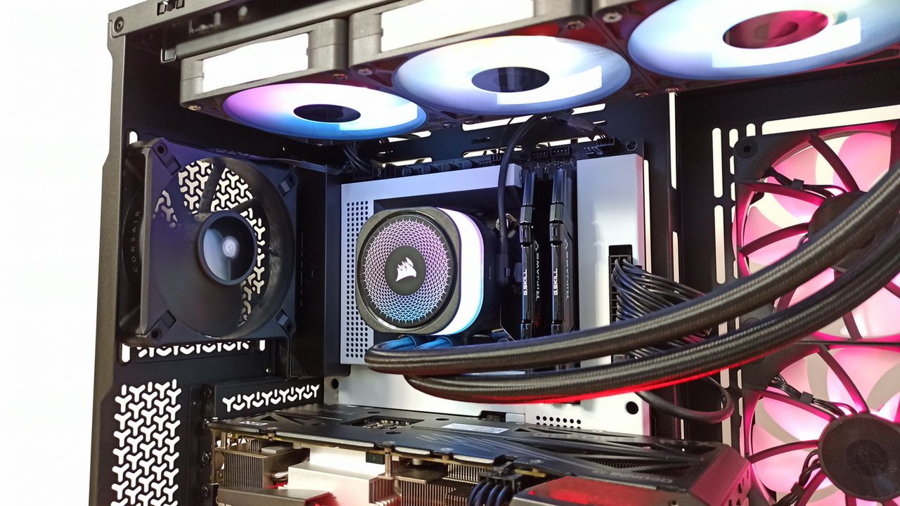 Test chłodzenia iCUE LINK TITAN 360 RX RGB