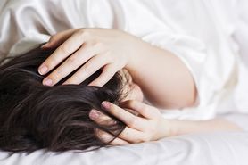 Po czym poznać, że cierpisz na migrenę? Celebryci, którzy się z nią zmagają