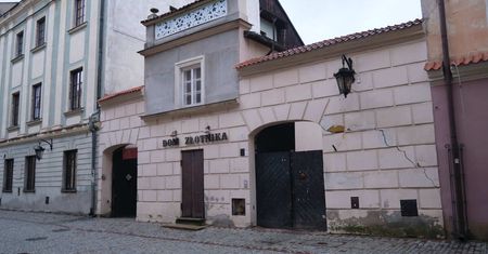 Dom Złotnika – historyczna kamienica z XIX wieku szuka nowego właściciela. Wiemy, ile trzeba za nią zapłacić
