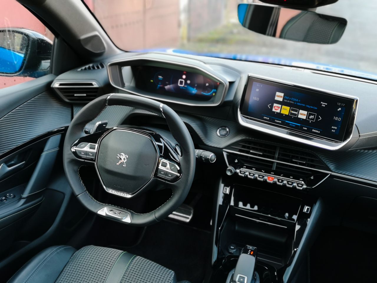 Peugeot 208 GT Line: wirtualne zegary 3D oraz obsługa systemu