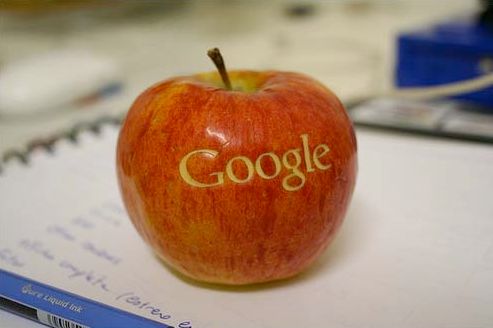 Szefowie Apple i Google idą na wojnę. Jobs wyślizgany po raz drugi w historii?