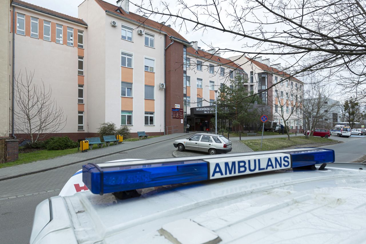 Koronawirus. Pensjonariusze z Polkowic trafią do szpitala we Wrocławiu