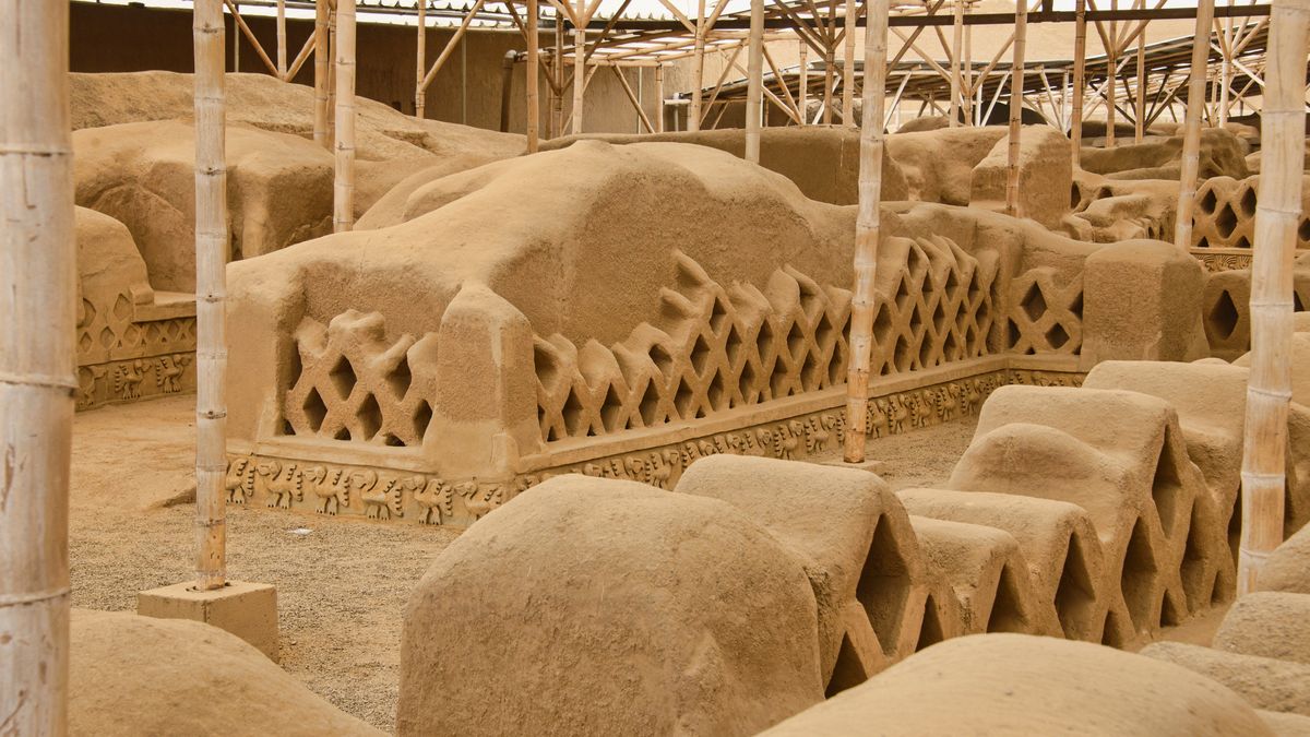 unesco world heritage, unesco, peru, chan chan, carvings, carving, archaeology, archaeological, ancient, abode, andean, ari, art, chimor, chimu, citadel, ciudadela, clay, culture, desert, design, destination, destinations, detail, dig, dry, fortress, latin america, moche, mud, old, palace, peruvian, pre colombian, pre-colombian, prehistoric art, pre-historic art, ruins, sightseeing, south america, tourism, travel, trujillo, tschudi, tschudi palace, unesco world heritage site, walls, world heritage, world travel