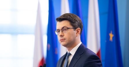 Dramatyczny apel lekarzy do rządu: Wprowadźcie obostrzenia przed świętami!
