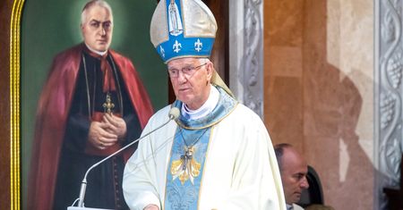 Biskup Dec: gender gorszy niż głód