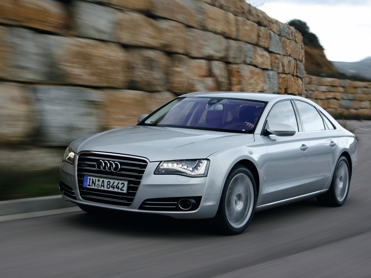 Audi A8 D4 2010- (fot. autoevolution.com)