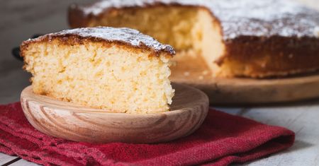 To proste ciasto zrobisz z tanich składników. Będzie puszyste i mięciutkie jak owieczka