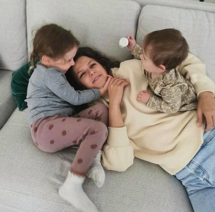 Anna Lewandowska z córkami