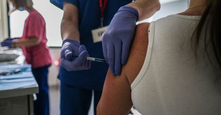 Koronawirus, nowe przypadki zakażenia. Woj. mazowieckie nadal pierwsze [25.02.2021]