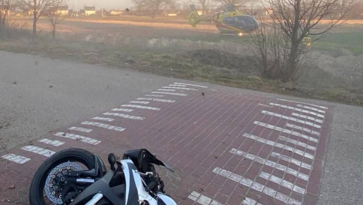 21-latek na motocyklu wjechał w ogrodzenie