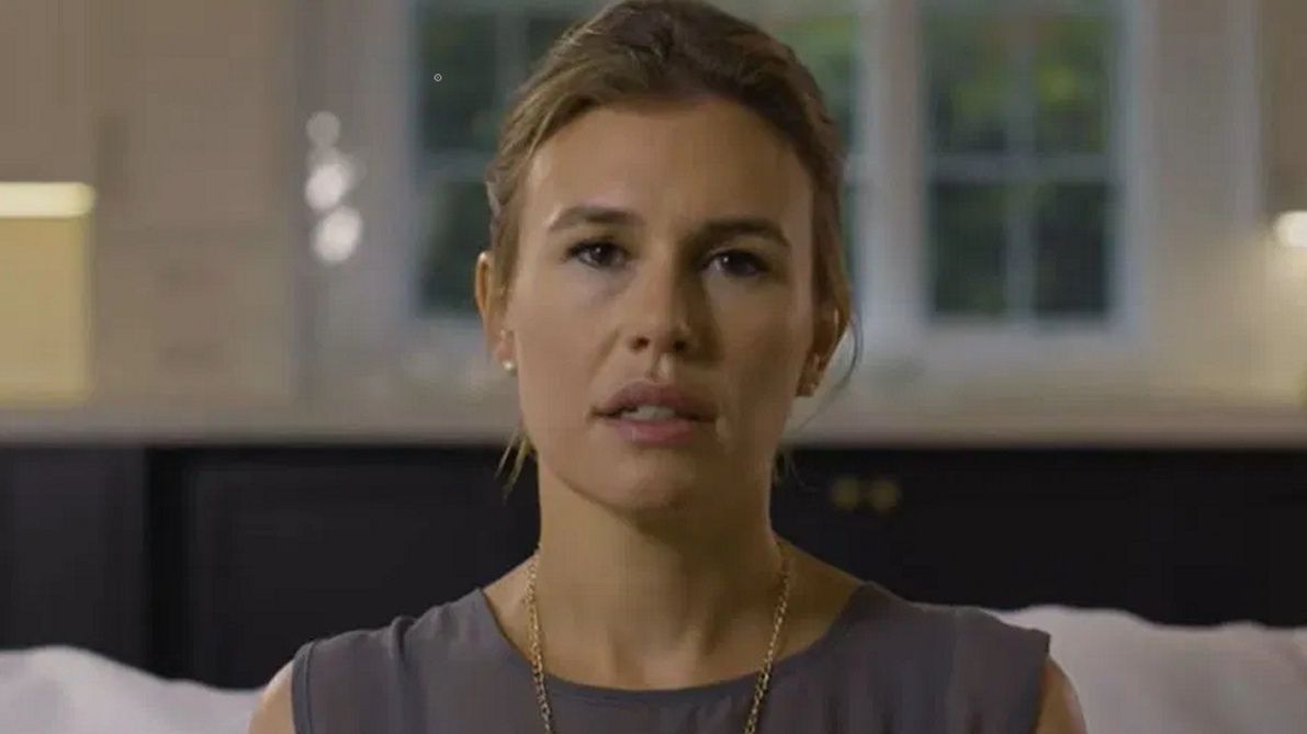 Alexandra Zarini oskarżyła swojego ojczyma o molestowanie.