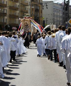 Obostrzenia. Co z komuniami? Ważna informacja od rzecznika rządu Piotra Müllera