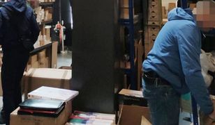 Nalot koło Warszawy. Magazyn wart milion zł