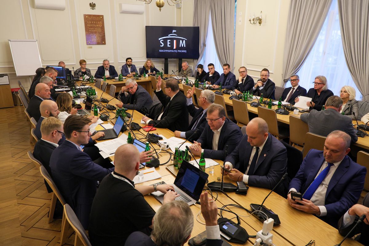 krzysztof czabański, marek suski, Piotr Adamowicz, koalicja obywatelska, pis, komisja kultury i środków przekazu, rada mediów na Suski słownie zaatakował Adamowicza. Krzyki i wulgaryzmy na komisji