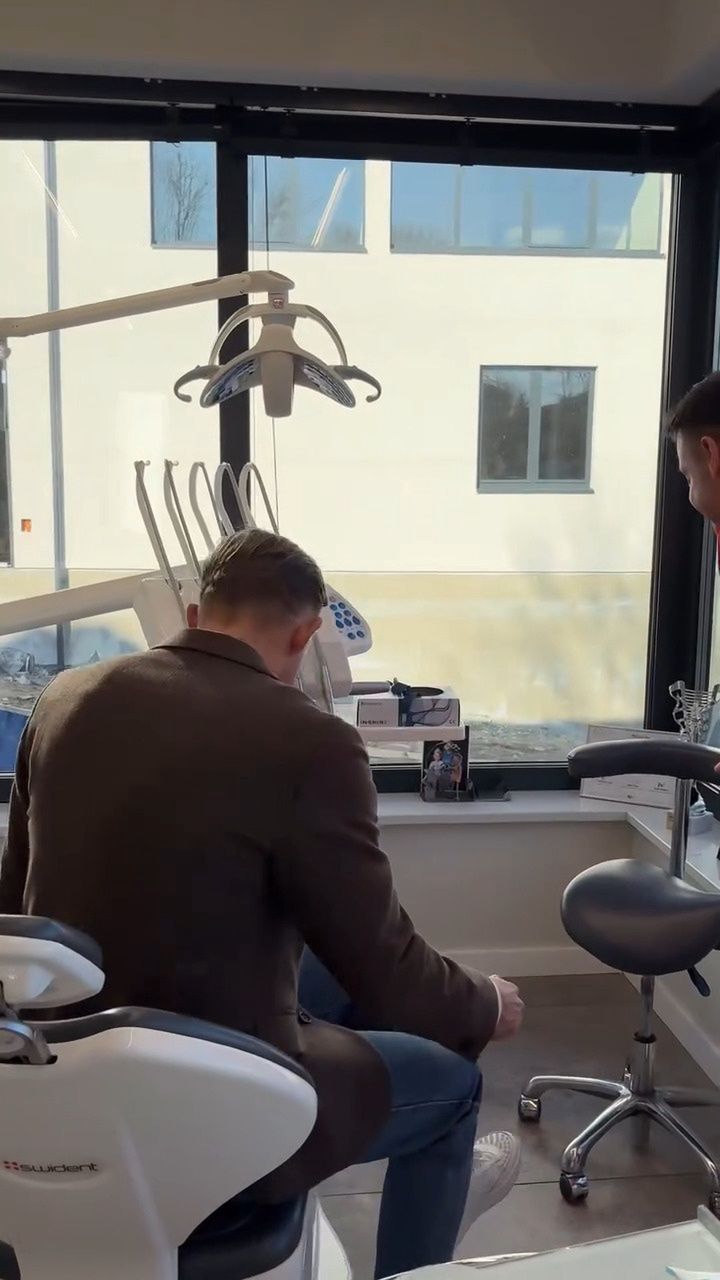 Jakub Rzeźniczak w klinice stomatologicznej