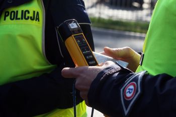 Kalisz: pijany wsiadł za kierownicę. Wcześniej sąd odebrał mu prawo jazdy