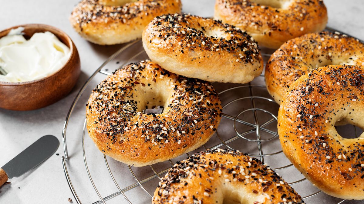 Maślane bajgle pieczone domu