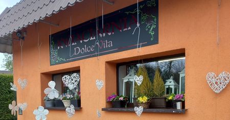 "Córka ma inne wyznanie". Proboszcz zaczął nagonkę na biznes rodziców