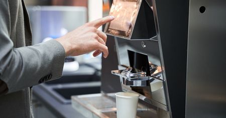 Jaki ekspres automatyczny do kawy do 3000 zł wybrać?