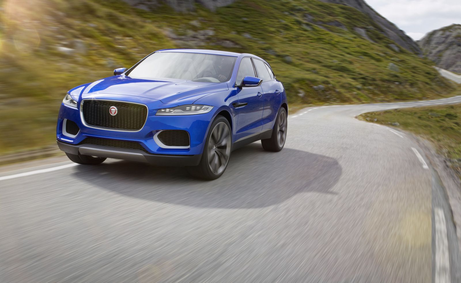 Jaguar C-X17 Concept w studiu i plenerze [galeria] 43