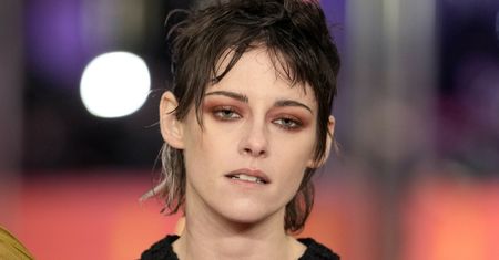 Kristen Stewart założyła "nagą sukienkę". Fotoreporterzy tylko czekali na wpadkę