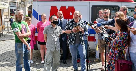 Koronawirus. Mobilne punkty szczepień dla osób bezdomnych. Wrocław pomaga potrzebującym