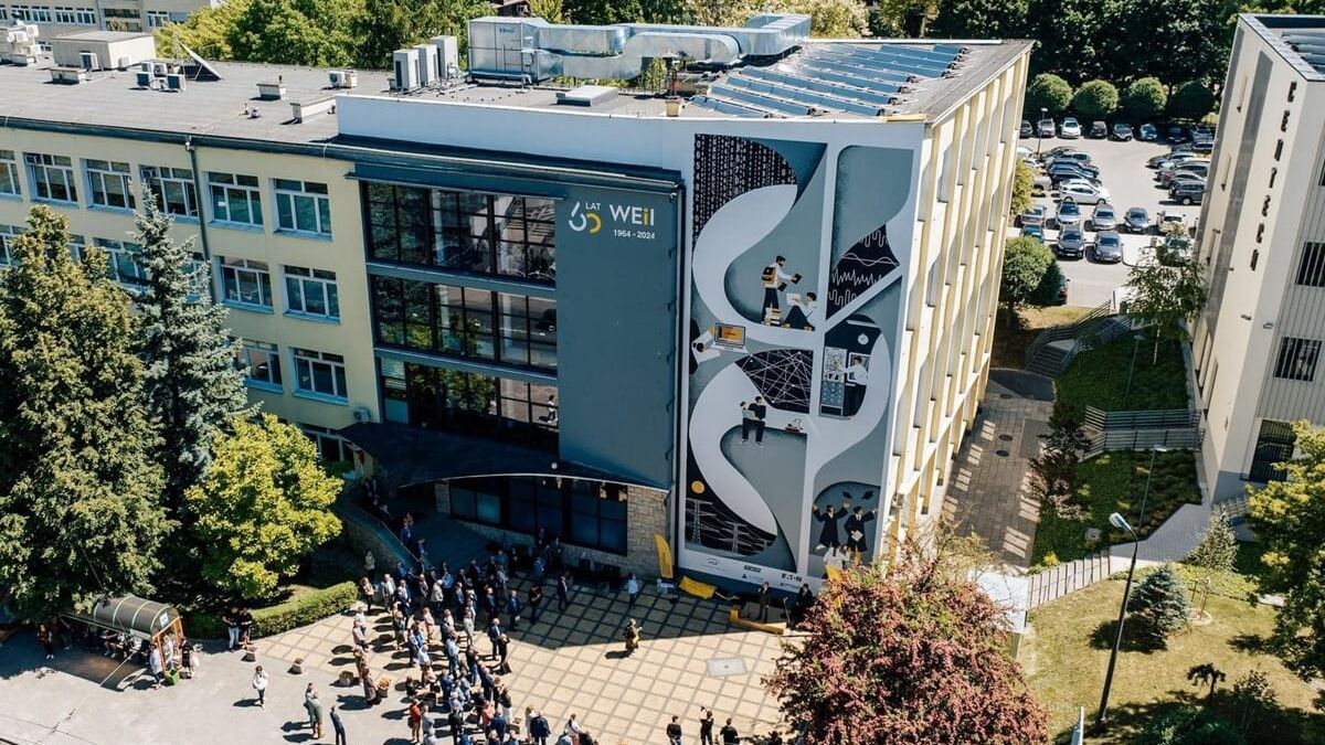 Mural na budynku głównym Wydziału Elektrotechniki i Informatyki Politechniki Lubelskiej