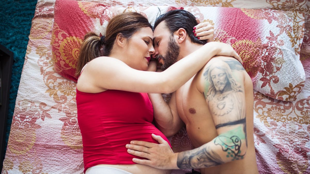 Pregnant woman with her handsome husband
Pregnant woman with her handsome husband lies in bed
vlada_maestro