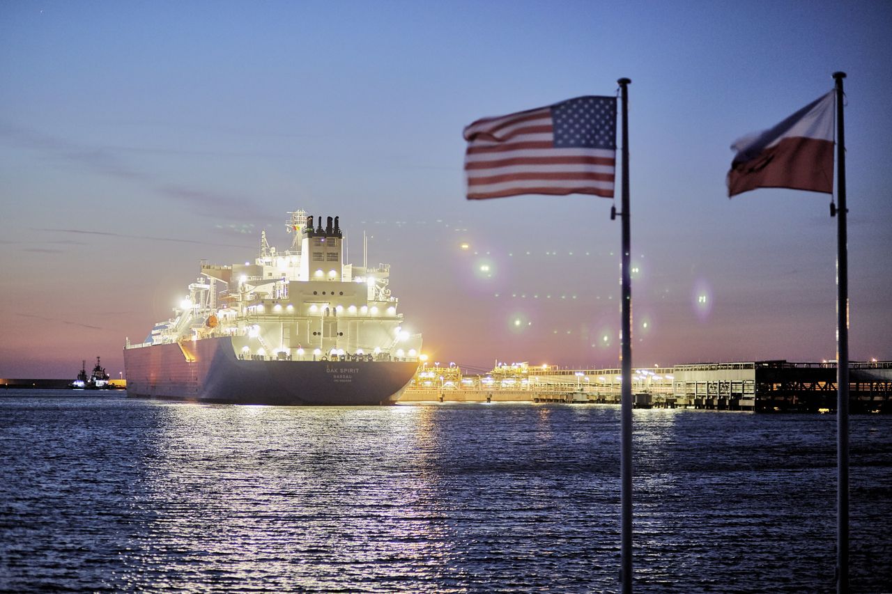 Polska przepłaciła miliardy za gaz z USA? Ekspert wskazuje jedno słowo