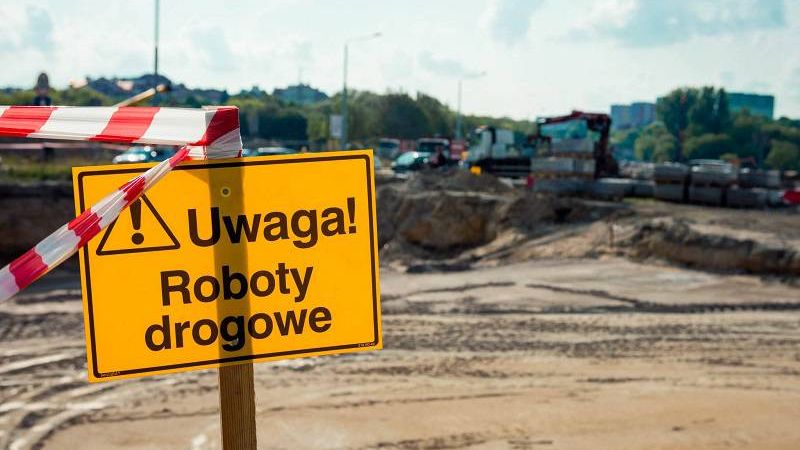 roboty drogowe znak utrudnienia