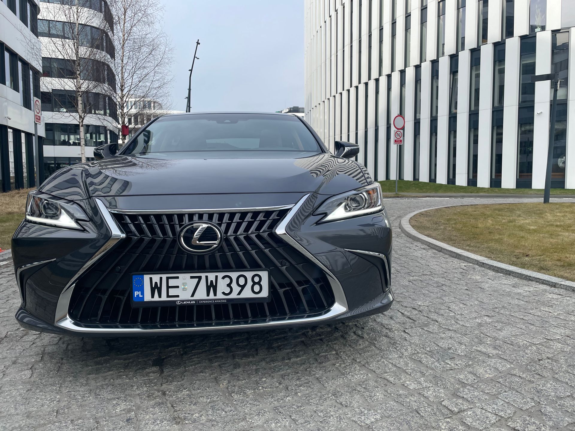 Lexus ES 300h 2023