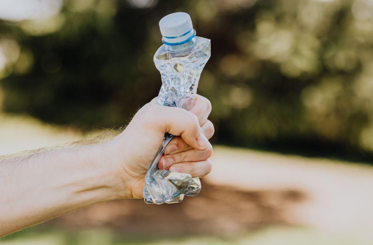 French push to ban small plastic bottles gains support