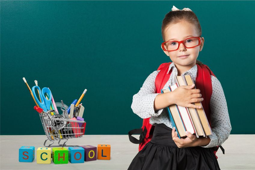 Według naukowców, zdolni uczniowie powinni być grupowani w osobne klasy lub powinny przeskakiwać do klas wyżej