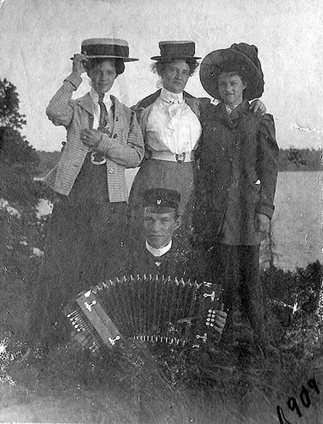 Wiedzieliście, że muzycy byli popularnym tematem na początku historii fotografii? 6