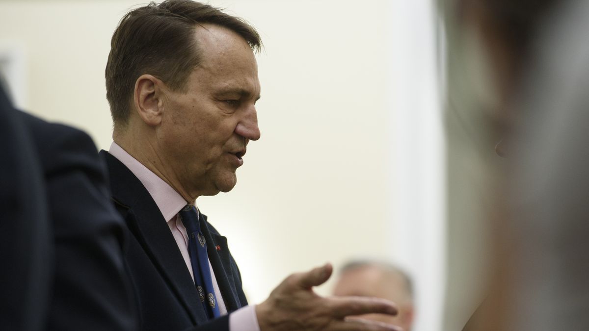 Minister Radosław Sikorski poinformował, że Polska rozpoczęła k