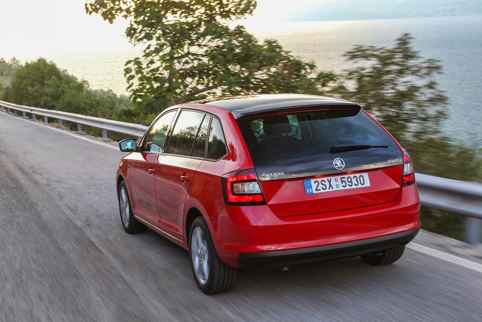 Škoda Rapid Spaceback - obszerna galeria od producenta 47