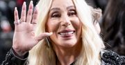 Met Gala 2026. Cher wróciła po ponad dekadzie przerwy. 79-latka odsłoniła nogi w ROCKOWEJ stylizacji [ZDJĘCIA]