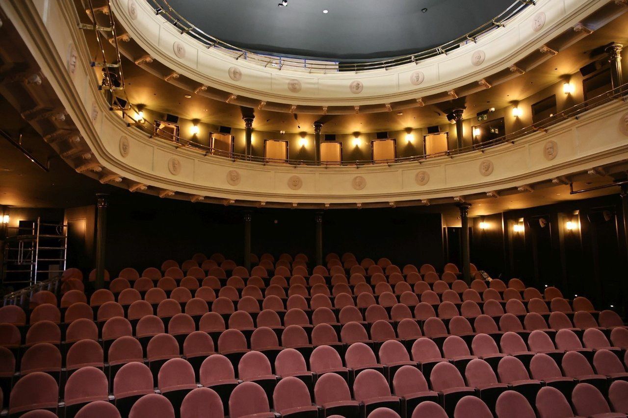 Nominację otrzymała warszawska pracownia WXCA, odpowiedzialna za projekt przebudowy, rozbudowy i nadbudowy zabytkowego gmachu teatru.