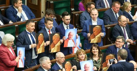Polskie bagno pod wezwaniem Jana Pawła II [OPINIA]
