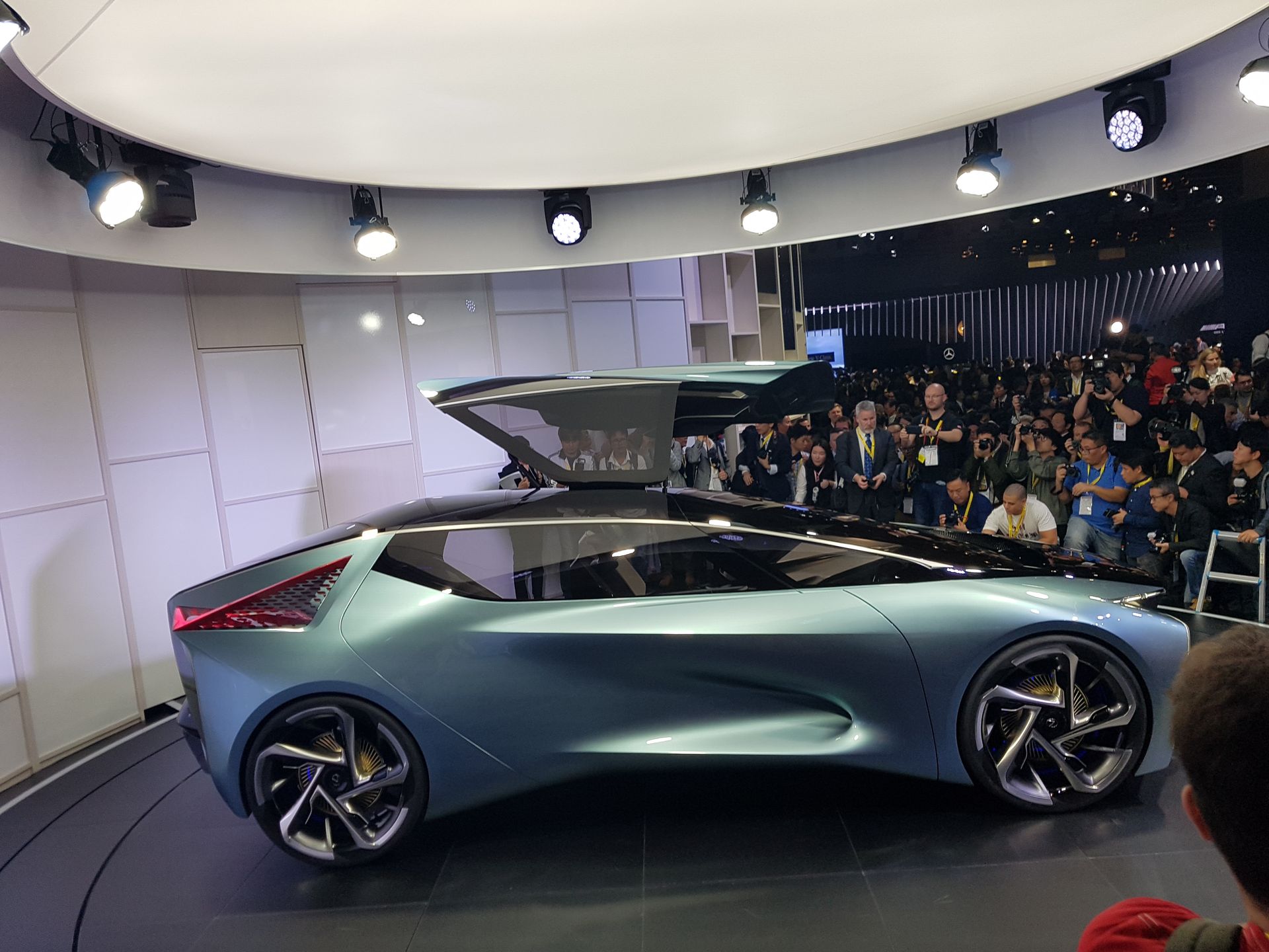Lexus LF-30
