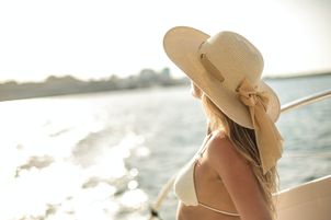 Świeże spojrzenie na letnią modę - jak wybrać idealną biżuterię do swojej letniej stylizacji
