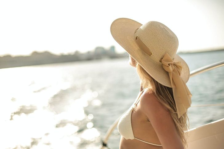 Świeże spojrzenie na letnią modę - jak wybrać idealną biżuterię do swojej letniej stylizacji