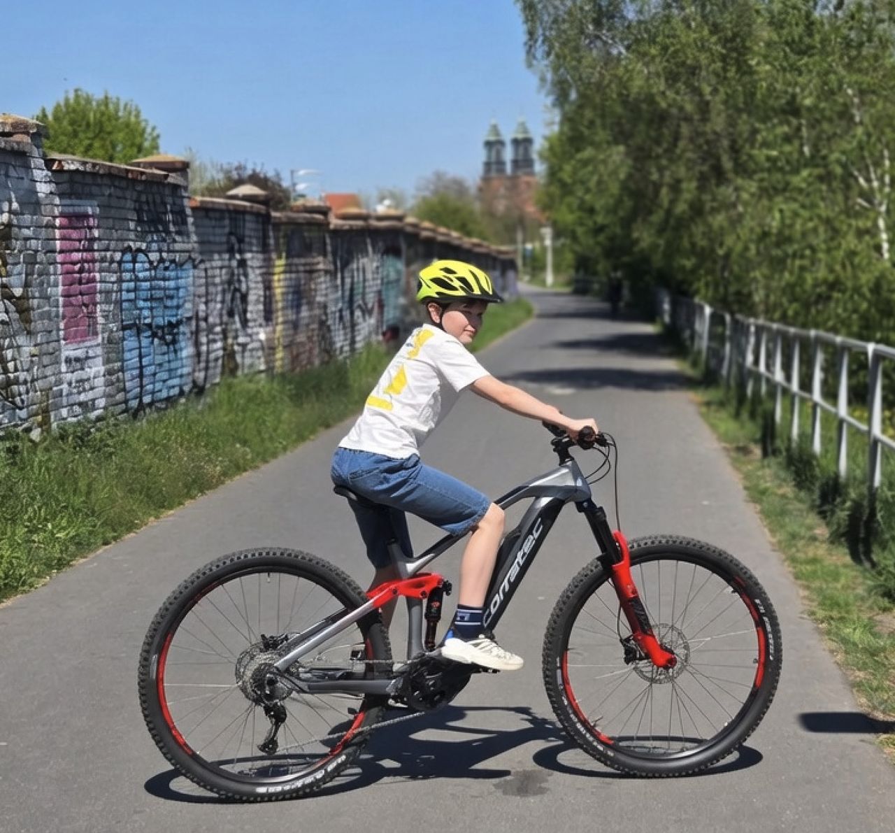 Rower elektryczny dla dziecka w Poznaniu – jak wybrać i czy warto kupić?